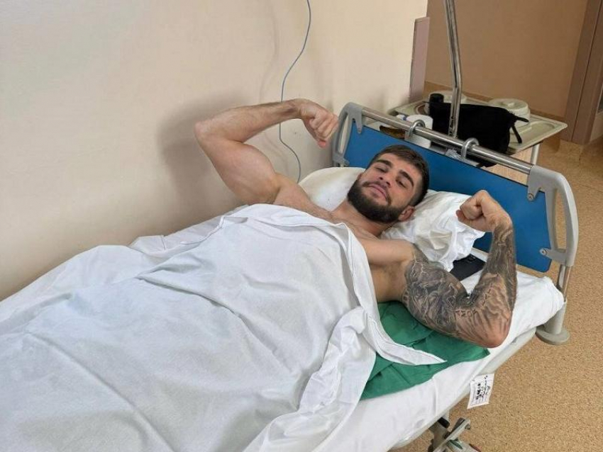 Защитника воронежского «Факела» Дзиова прооперировали в Казани