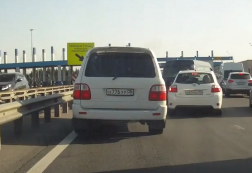 Дагестанский Toyota Land Cruiser устроил беспредел на воронежской платке