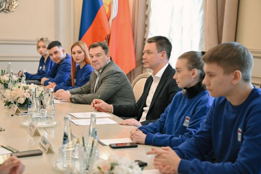 Молодежь выступила с инициативой усилить патриотическое оформление Воронежа