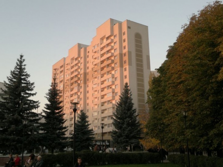 В Воронеже разгорелся скандал между жильцами многоэтажки и строительной компанией «НСТ»