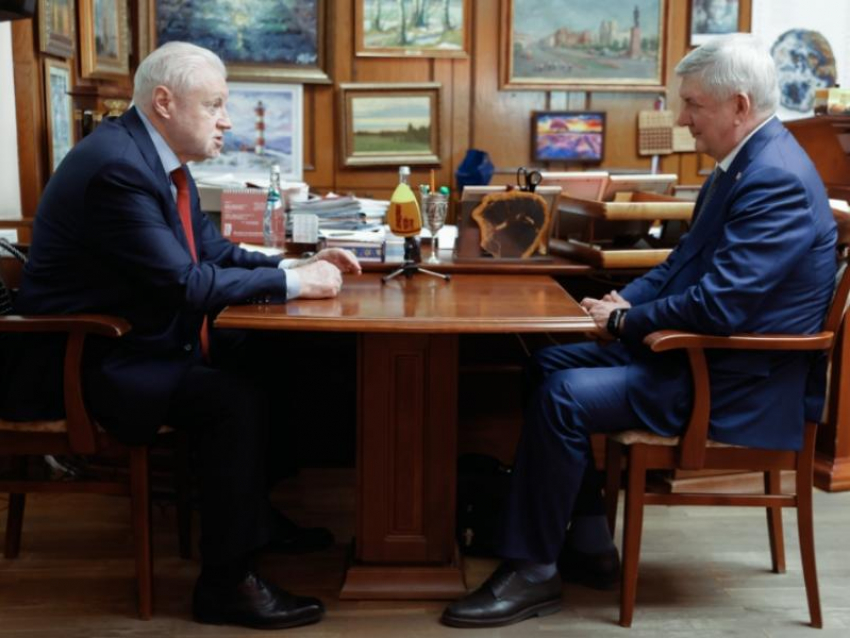 «Дай пять процентов!» или Что Сергей Миронов выпрашивал у Александра Гусева