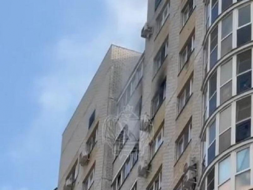 Подробности пожара во вспыхнувшей квартире ЖК «Дельфин» раскрыли воронежские спасатели