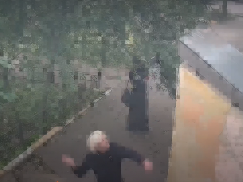 Подростки «отличились» погромом и оскорблениями в центре Воронежа 