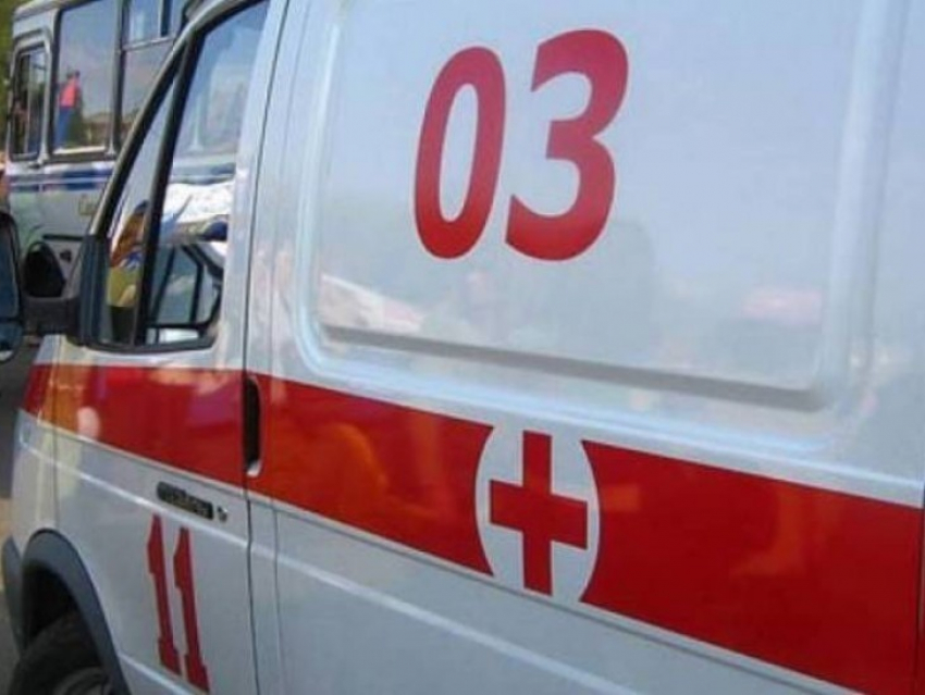 В ДТП в Терновском районе погиб мужчина и три человека получили ранения