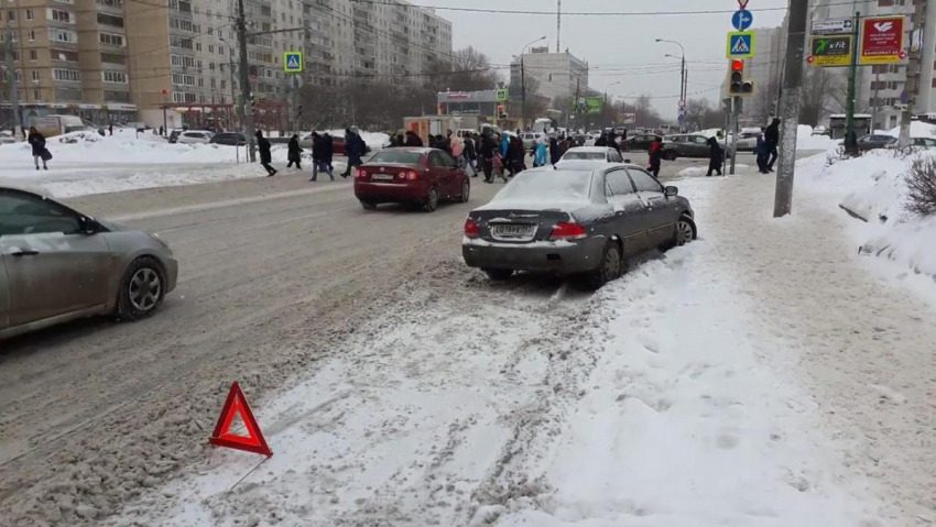 Первый снег спровоцировал шквал ДТП на дорогах Воронежа