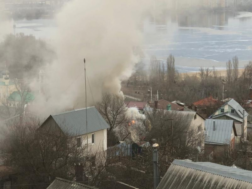 Стали известны подробности пожара по улице Петра Алексеева в Воронеже
