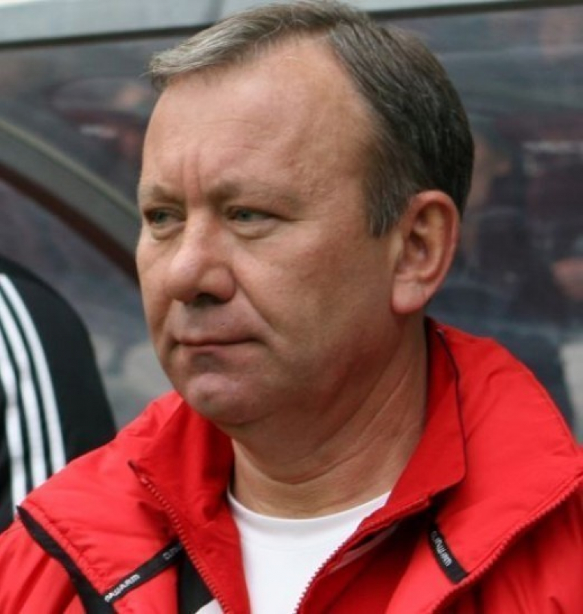 Главного тренера «Факела» Владимира Муханова «подвинули»