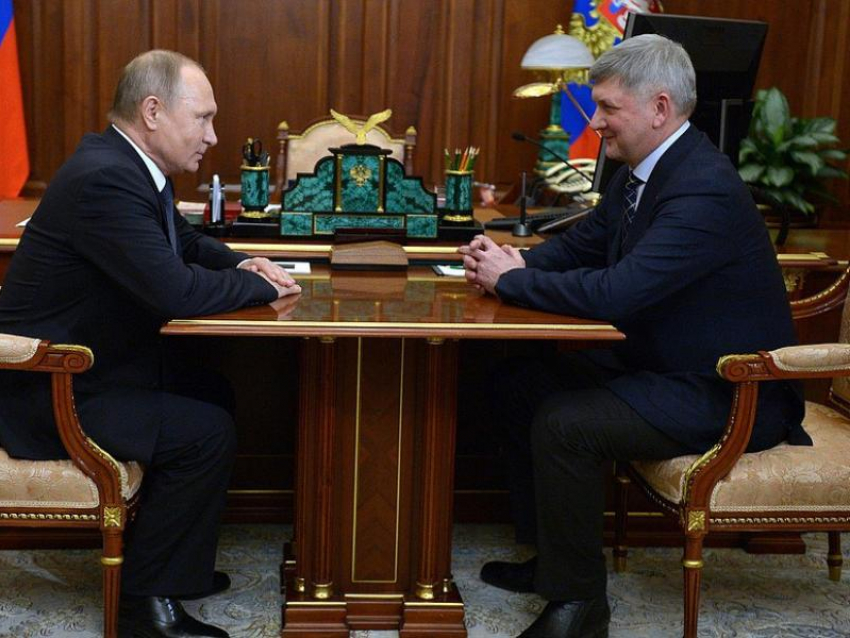 Воронежский губернатор трогательно поздравил президента России 