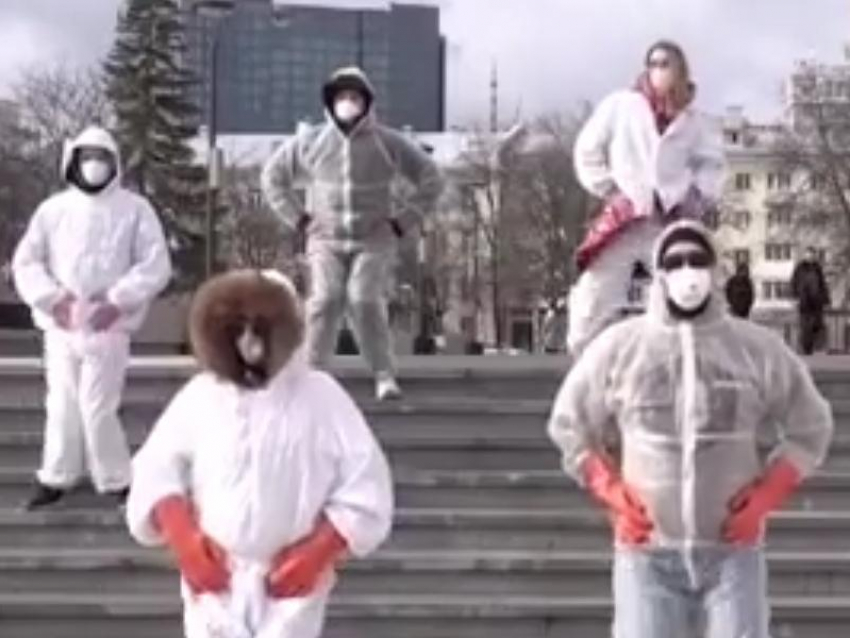 Безумный танец против коронавируса сняли в Воронеже на песню Little Big 
