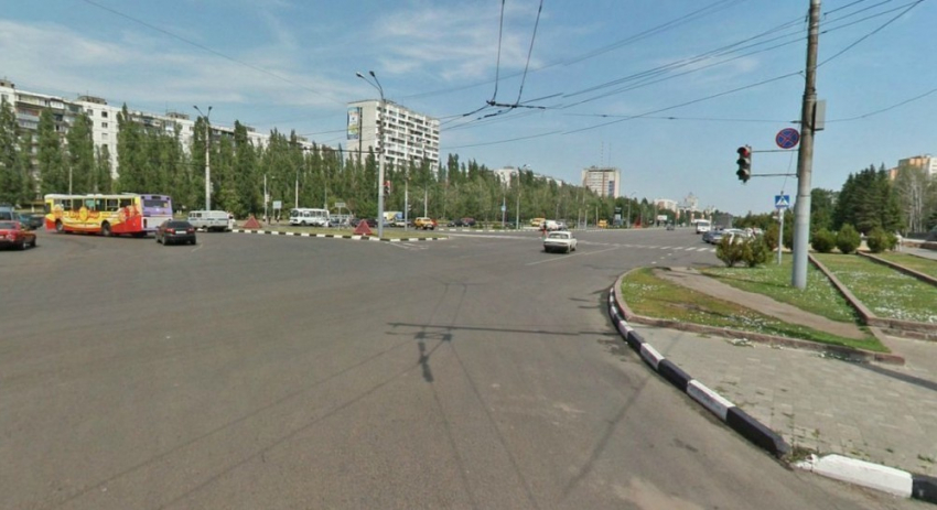 В Воронеже дорожники расширяют Московский проспект