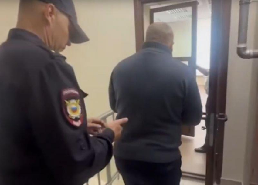 Воронежский полицейский диверсант останется в СИЗО на два месяца 