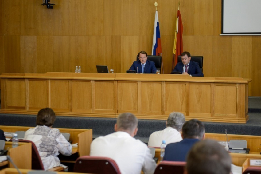 Алексей Гордеев лишил отпусков единороссов из Воронежских городской и областной Дум 