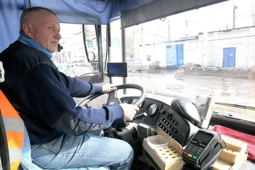 Троллейбусы в Воронеже первыми в России перешли на безналичную оплату проезда