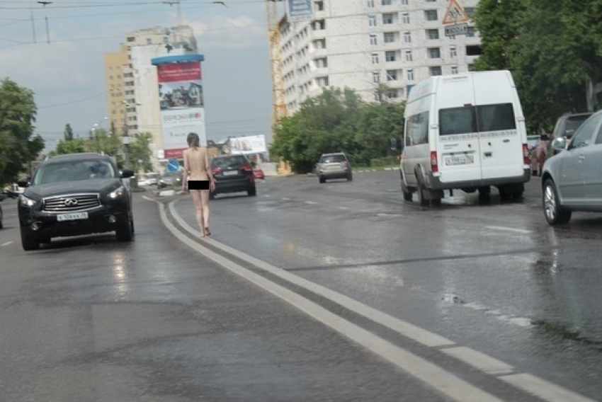 Голая показывает пизду на улице. Смотреть голая показывает пизду на улице онлайн