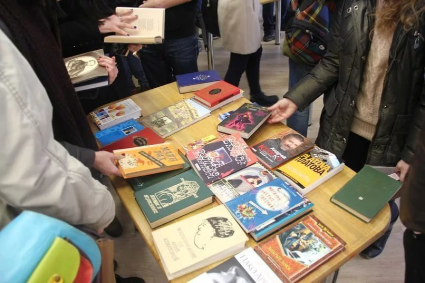 На ярмарке в Воронеже люди смогут бесплатно взять книги