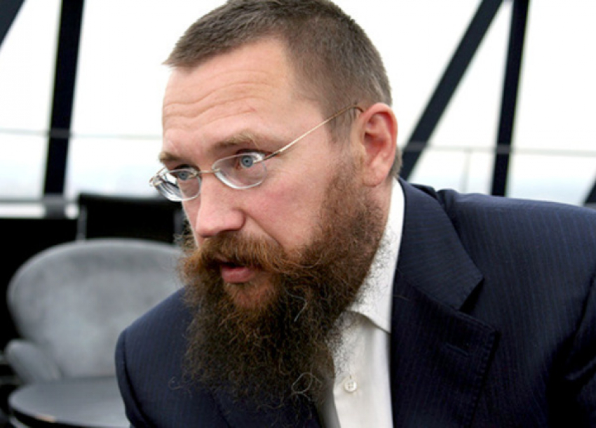 Скандальный бизнесмен Герман Стерлигов сменил табличку на воронежском магазине