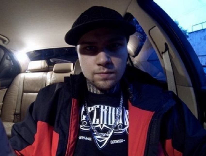 Солист группы «Нервы» в гостинице в Воронеже сочинил стихи для любимой