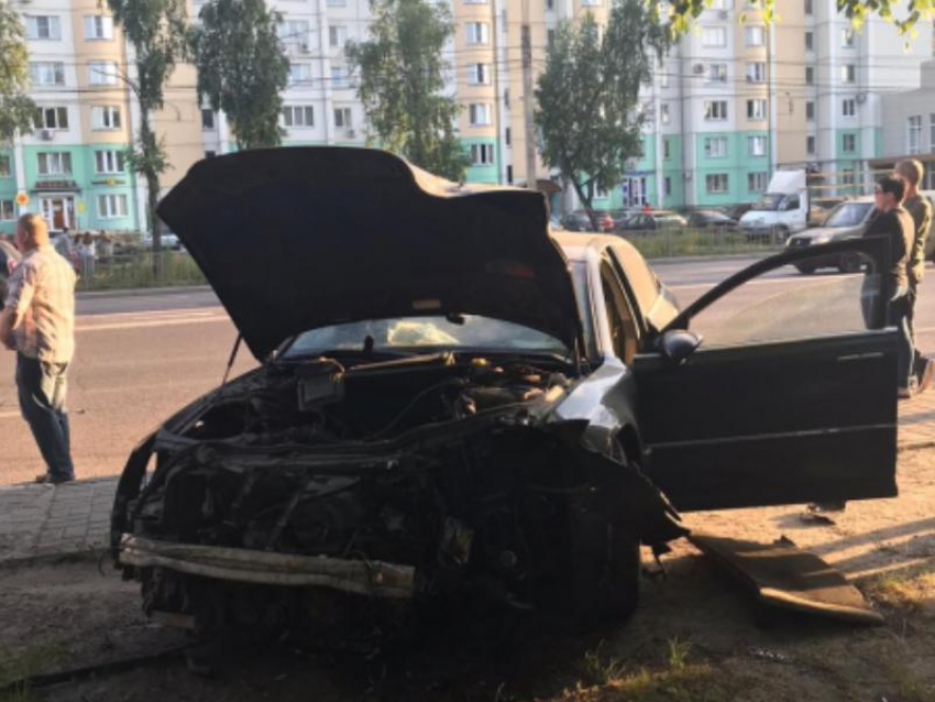 Полиция пока не нашла водителя Audi, снесшего пешеходов на 9 Января в Воронеже