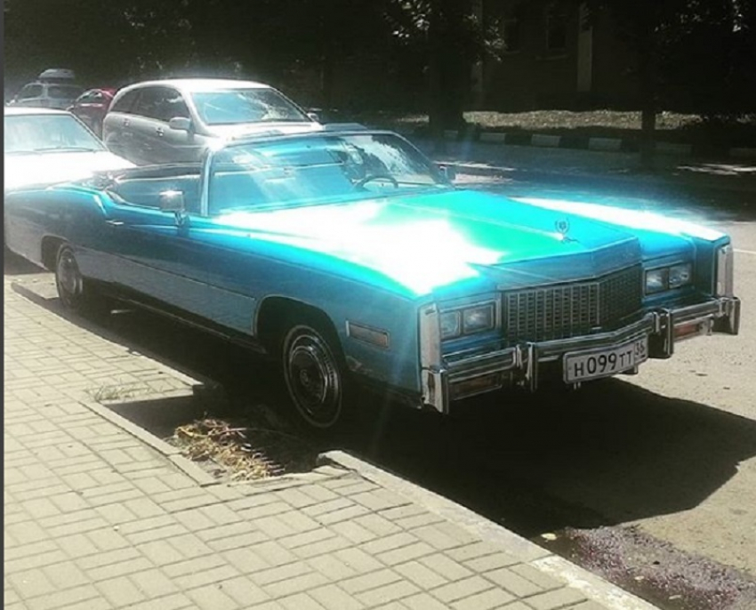 Умопомрачительный Cadillac Eldorado сняли на дороге в Воронеже 