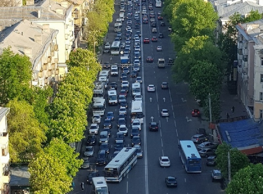 Причину огромных пробок в Воронеже наглядно показали на снимке 