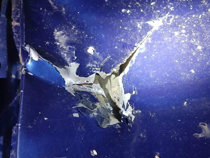 А мог бы и убить: брошенный кирпич разнёс машину в Воронеже, но полиция не нашла виновников