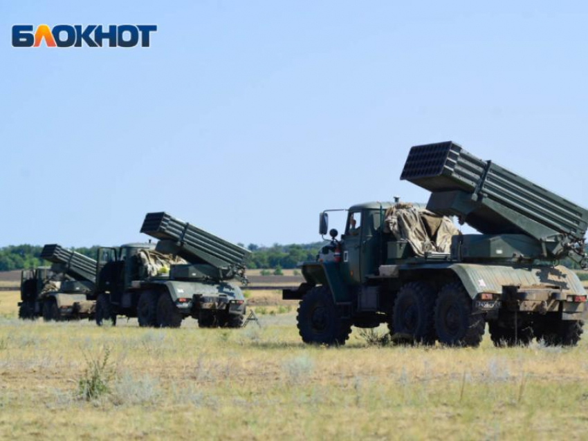 На защиту Курской области отправили дополнительные войска с ракетными установками и артиллерией 