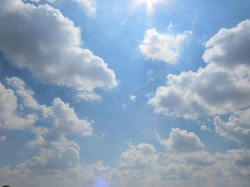 Опасность атаки БПЛА объявили в Воронежской области в разгар Дня защиты детей 