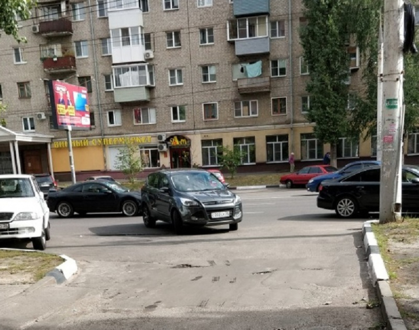 Парковку, доставляющую проблемы всем, продемонстрировали в Воронеже 