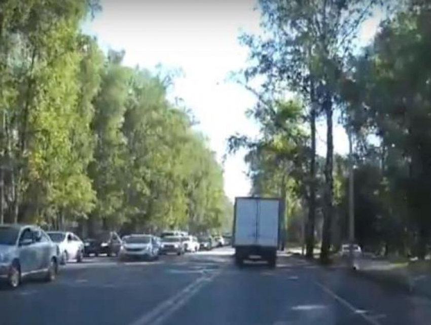 Новую полосу для таксистов показали на видео в Воронеже