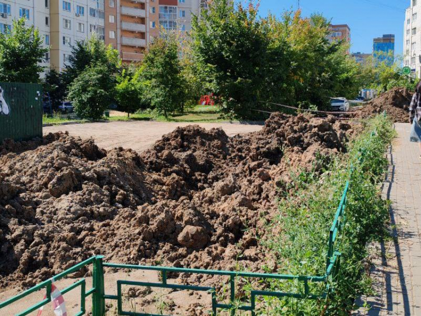 Грязная дорога к знаниям встала на пути у воронежских школьников