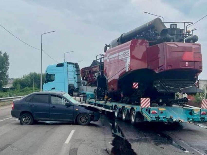 Обгон пошел наперекосяк: тяжелое ДТП с пострадавшими на трассе под Воронежем