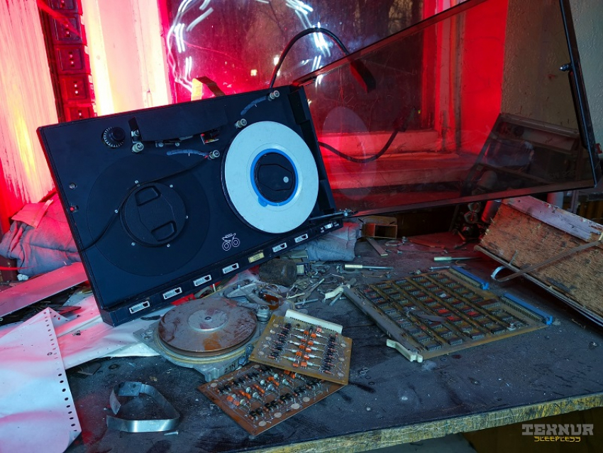 Заброшенные технологии показал на фото городской исследователь из Воронежа