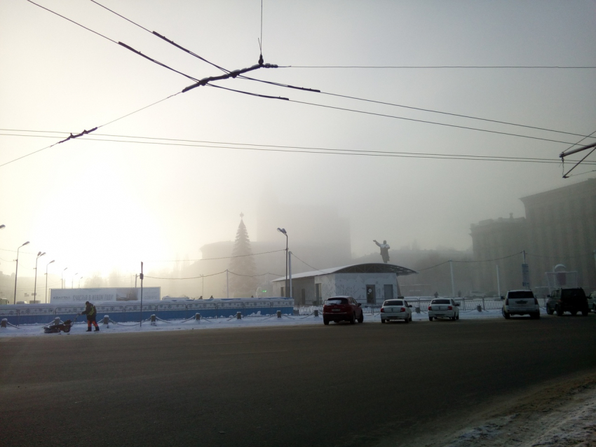 Снимки снежного тумана заполонили соцсети в Воронеже 