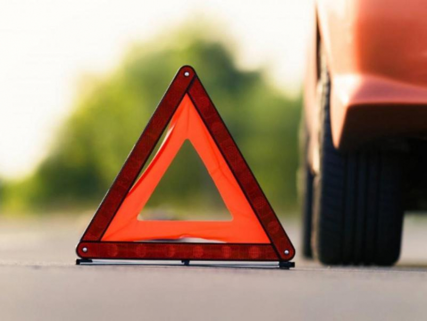 На воронежской трассе в ДТП с Nissan пострадали пять москвичей