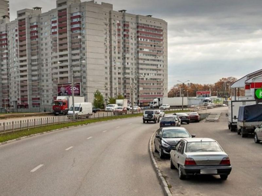 Часть улицы Шишкова останется закрытой еще на неделю в Воронеже