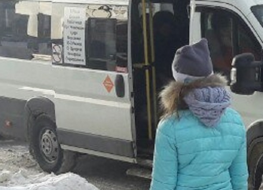 Водитель автобуса бросил ребёнка в чужом городе на морозе рядом с маргиналами в Воронежской области