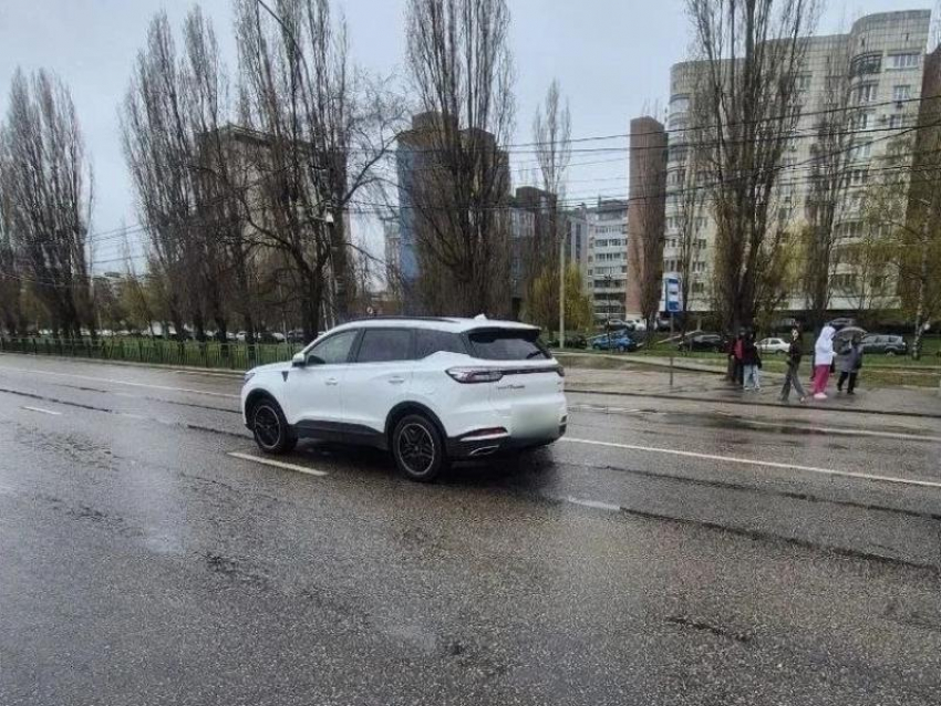 Погибшей под колесами легковушки на воронежском Московском проспекте оказалась женщина