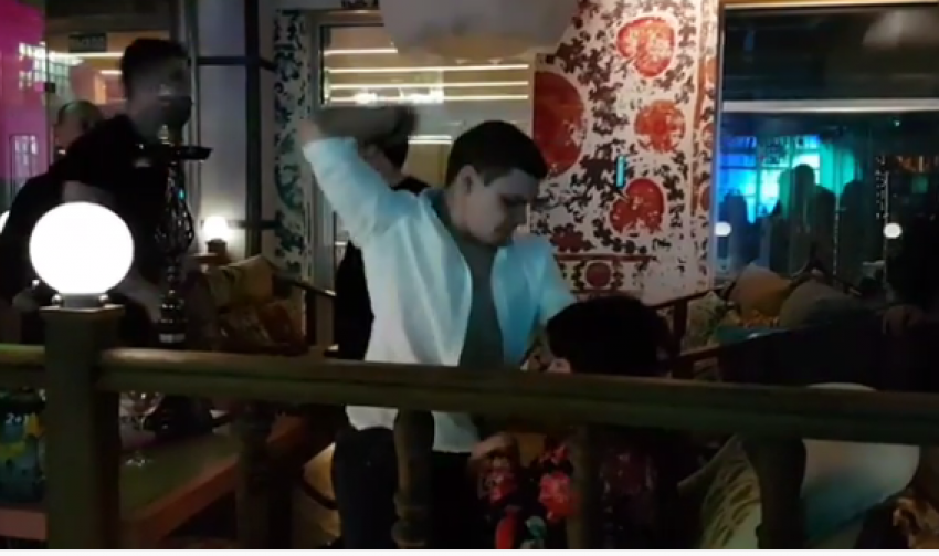 Танец страсти в элитном воронежском ресторане произвел невероятный фурор в Сети