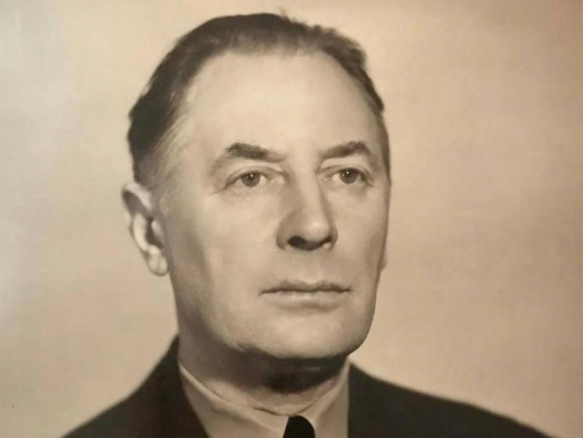 Мэр города Сергей Петрин поздравил с Днем рождения почетного гражданина Воронежа