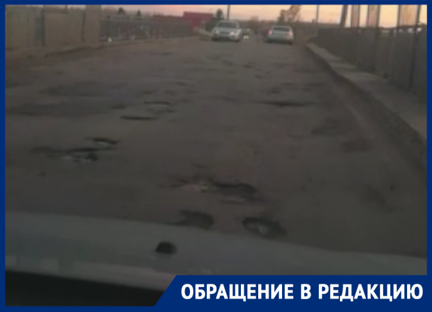 Страшное полотно на фоне рекордной суммы на ремонт сельских дорог показали в Воронежской области 