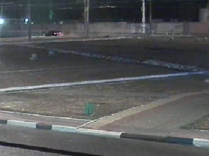 Опубликовано видео, как сотрудник ДПС сбивает воронежца на тротуаре