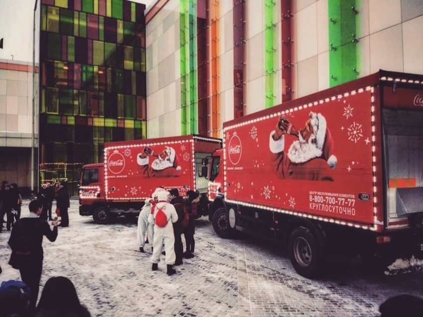 Сказочный новогодний грузовик Coca-Cola привел воронежца в замешательство