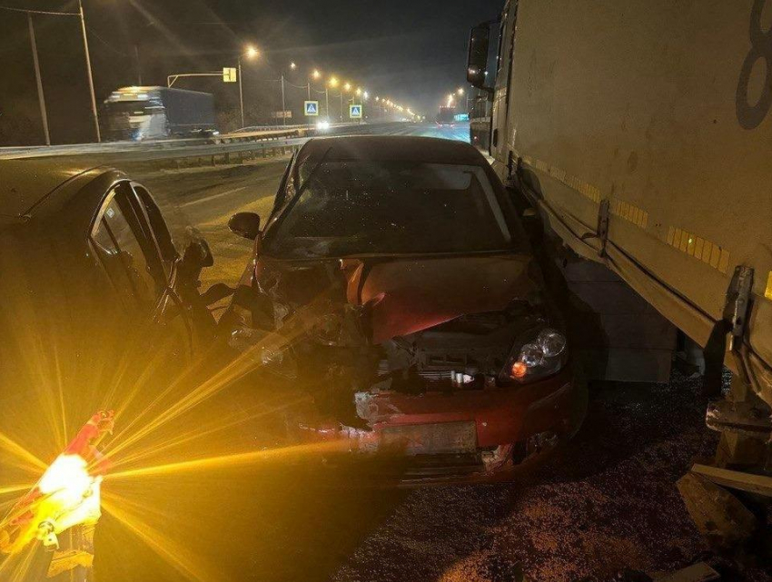 Из-за рассыпавшегося гороха пострадали четверо детей на трассе под Воронежем 