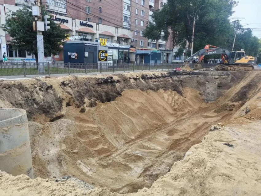 Раньше срока удалось завершить ремонт коллектора на памятнике Славы в Воронеже
