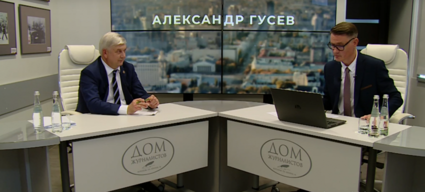 Когда в Воронеже появится метробус, сообщил Александр Гусев