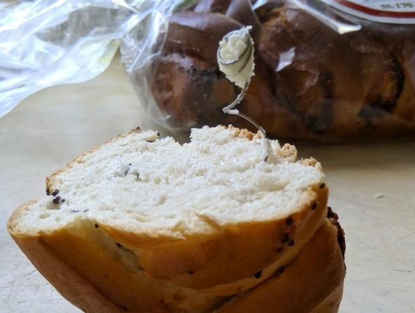 Рулетик с металлической начинкой заставил воронежцев сесть на диету 