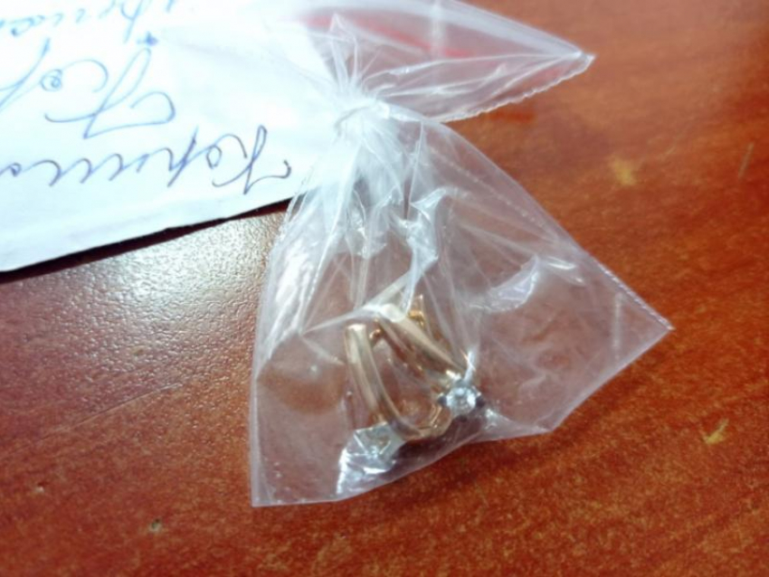 Нижегородец через подвал ограбил ювелирный магазин на 3 млн рублей в Воронеже