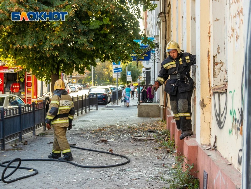 Озвучена предварительная причина пожара в доме на Никитинской в Воронеже
