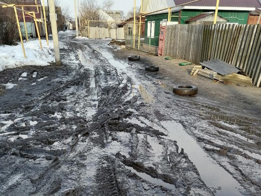 «Земля начинает проваливаться»: обратную сторону весны показали в Воронежской области 