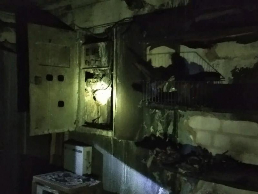 76 воронежцев эвакуировали из-за пожара в многоэтажке